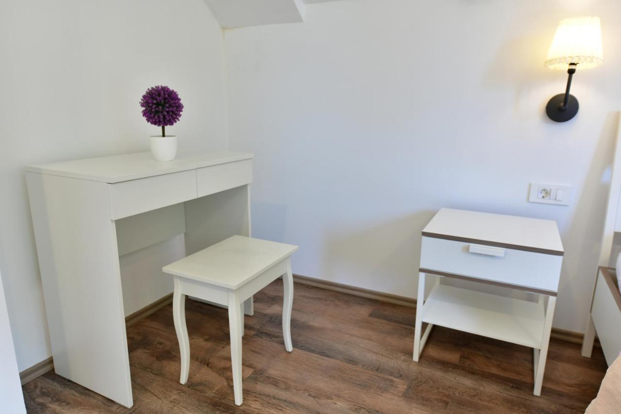 Apartman Doris Rakovica Exterior foto
